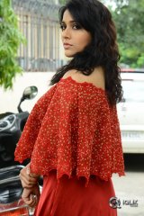 Rashmi Gautam At Next Nuvve Movie Press Meet